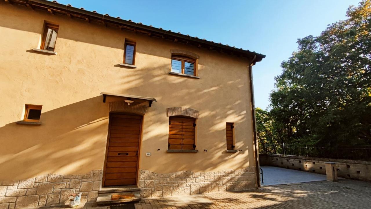 A 2 Passi Dal Lago Grotte di Castro Exterior foto